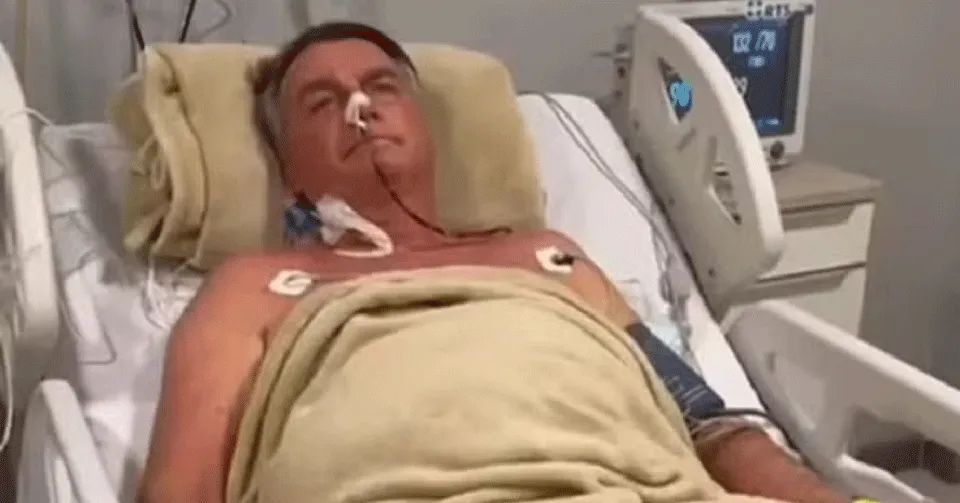 Ex-presidente Jair Bolsonaro segue internado sem previsão de alta após cirurgia de desobstrução intestinal.