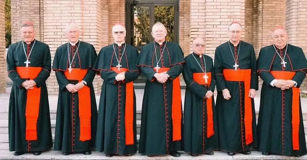Dom Paulo Cezar Costa, Dom Leonardo Ulrich Steiner, Dom Odilo Scherer, Dom Jaime Spengler, Dom Raymundo Damasceno Aviz, Dom Sergio da Rocha e Dom Orani João Tempesta.