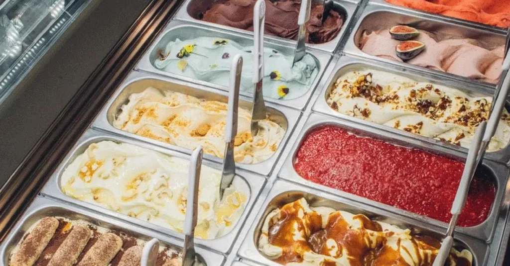 Experiência clássica de sorveteria pode desaparecer com o fechamento de centenas de pontos de venda nos Estados Unidos.