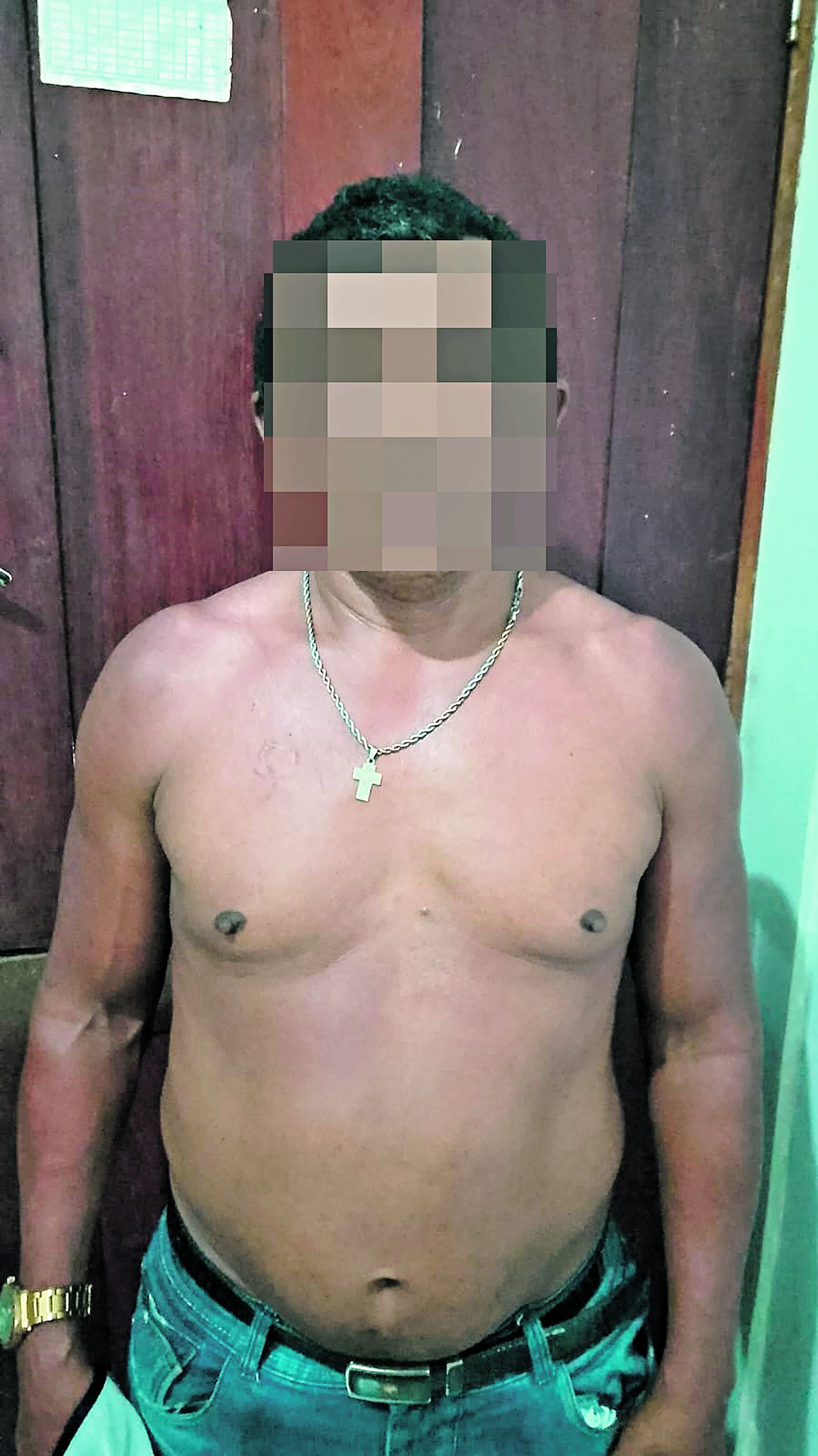 Suspeito fugiu após praticar o crime, mas foi capturado pela Polícia Militar. Vítima tem 91 anos.
