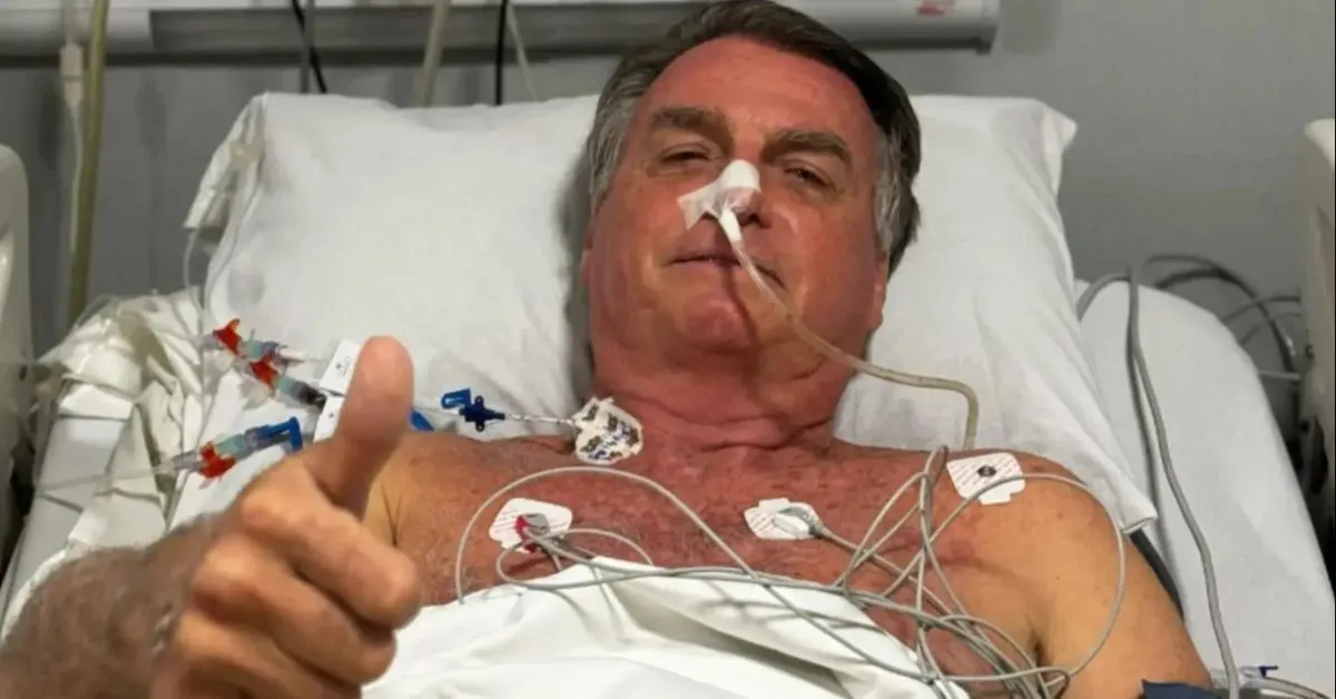 Bolsonaro deve deixar o hospital neste domingo (04).