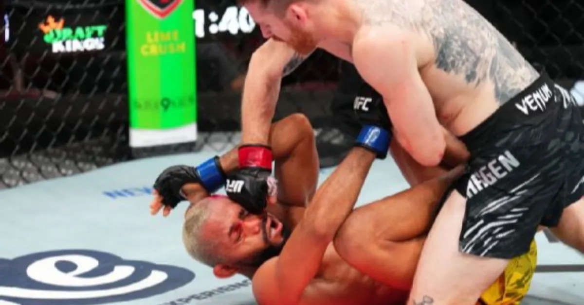 O ex-campeão do peso-mosca, Deiveson Figueiredo, foi superado por Cory Sandhagen em confronto neste sábado (03).