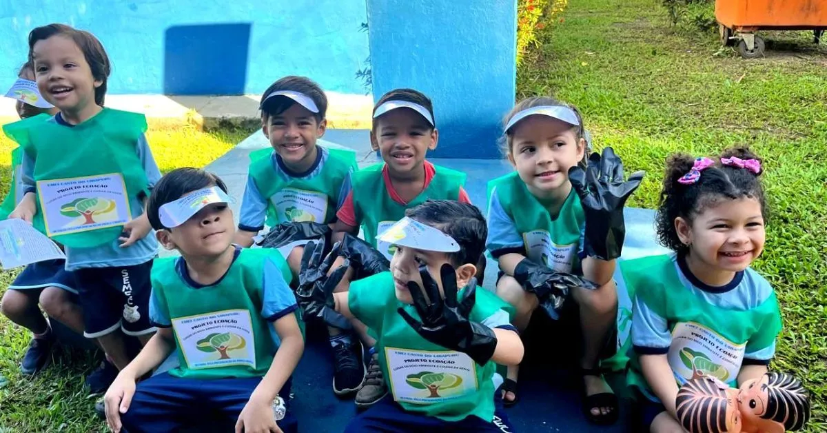Crianças participam de ações de educação ambiental no bairro do Maracangalha.