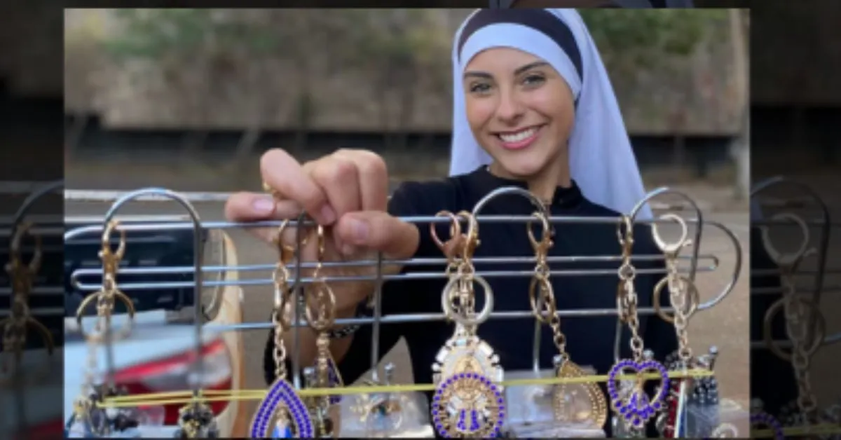 Irmã Eva deixou carreira de modelo para se dedicar a religião.