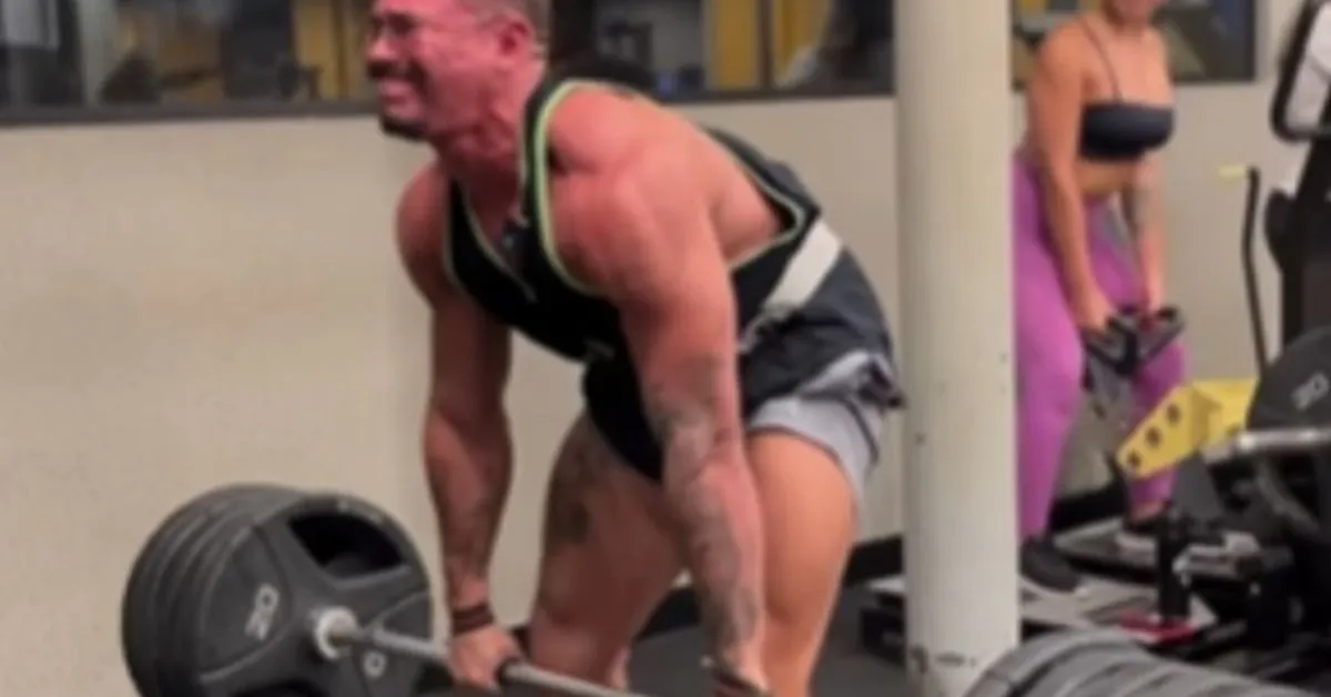O homem levantava cerca de 200kg