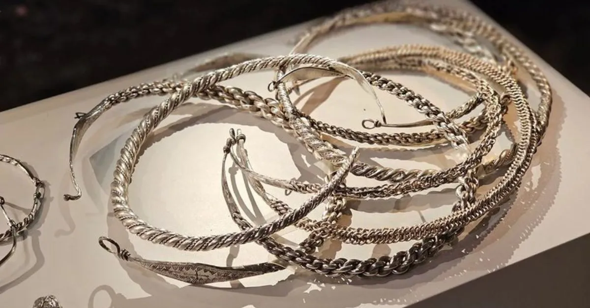 Escavações em Täby revelam artefatos da Era Viking.