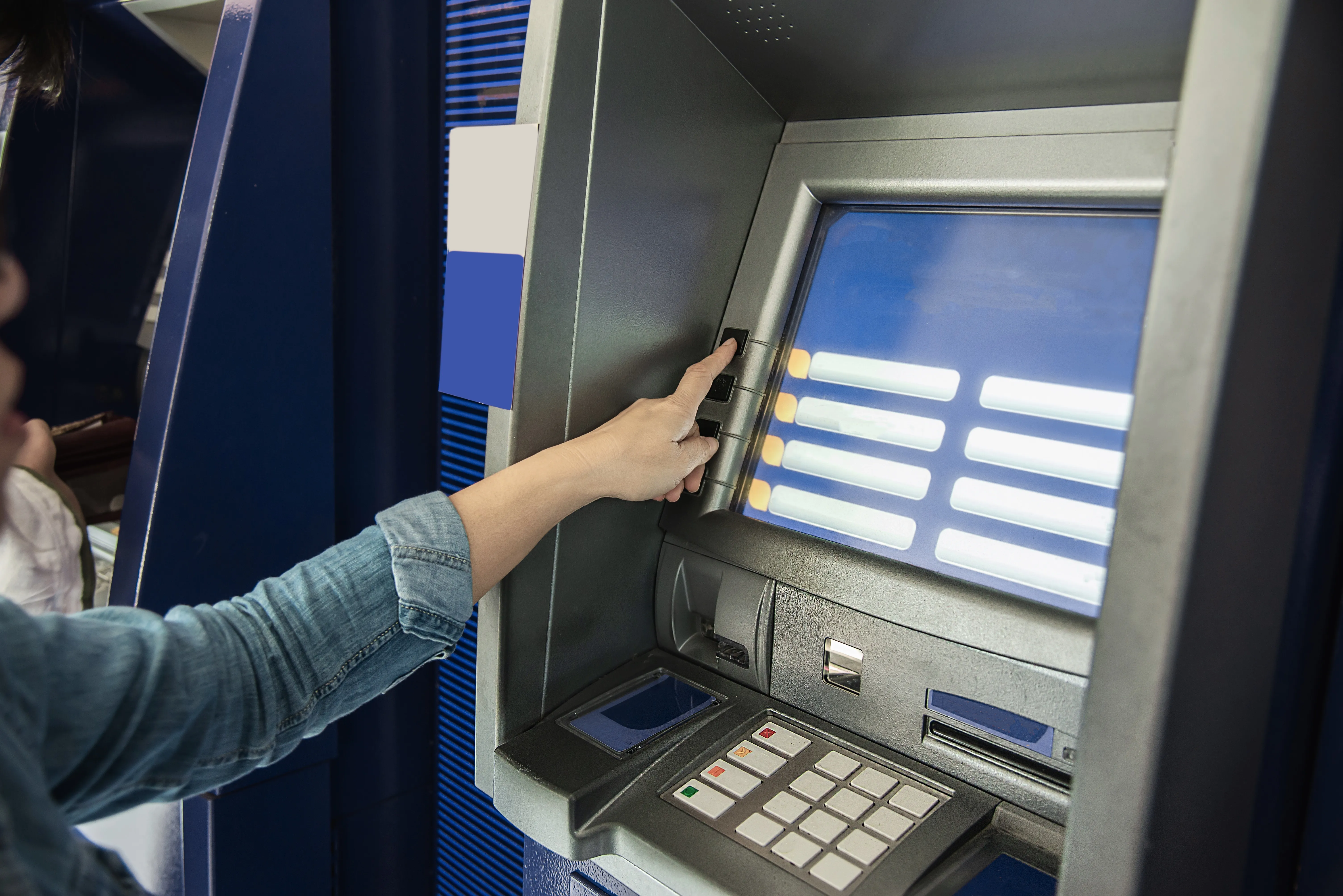 Entenda por que os bancos não abrirão no feriado de 9 de maio