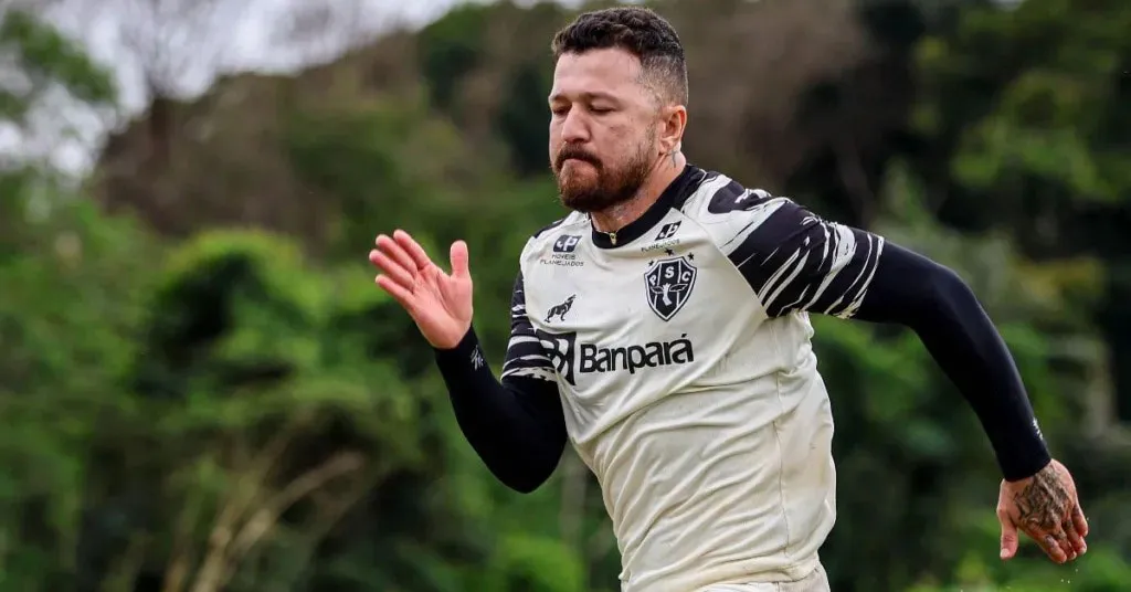 Eleito craque do Parazão 2025 pelo TC 13, Rossi é a principal esperança de gols do Paysandu contra o América-MG.