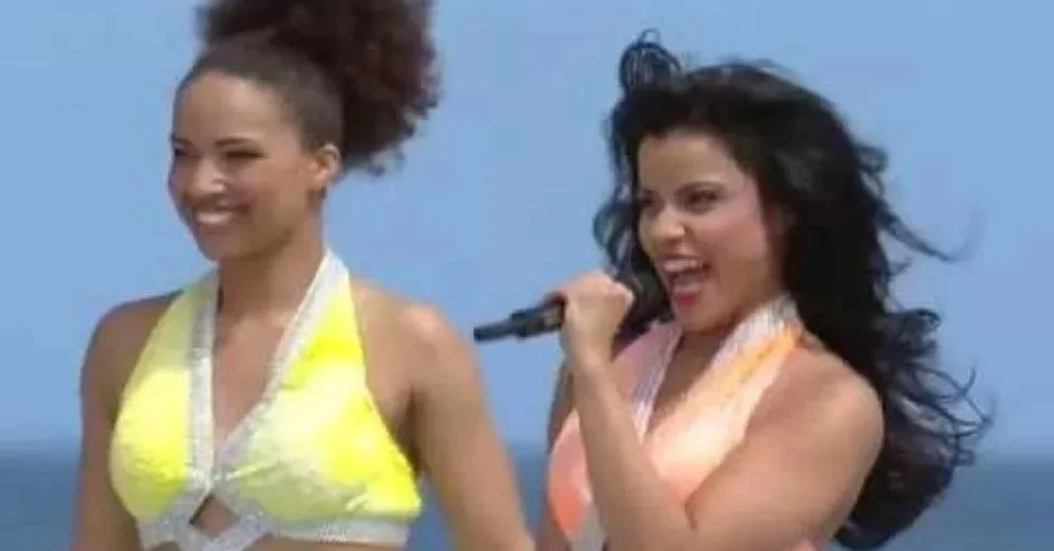 Imagem do videoclipe de Samba do Brasil, do grupo Bellini.