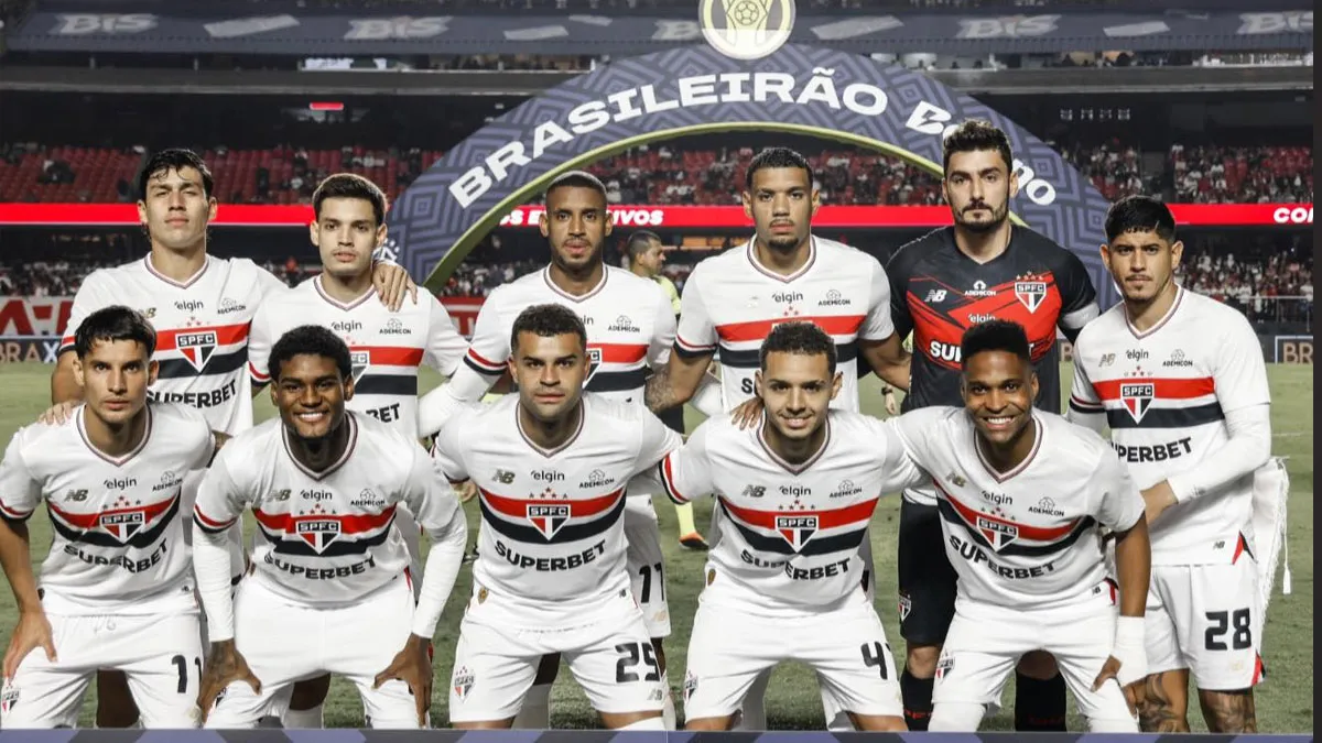 Líder do grupo na Libertadores, o São Paulo vive situação oposta no Campeonato Brasileiro: são 6 empates em 7 jogos.