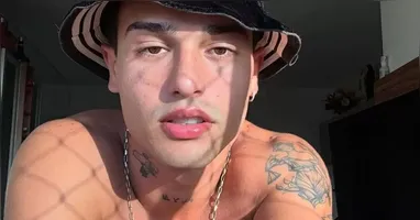 Segundo fontes próximas à produção, o comportamento de Aryan foi considerado inadequado e incômodo em diversos momentos