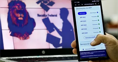 O contribuinte precisa baixar o programa gerador de declaração, disponível no site da Receita Federal do Brasil.