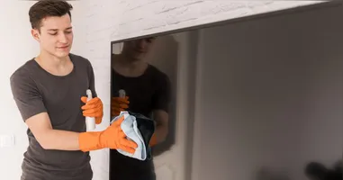 A gordura natural dos dedos e a poeira acumulam-se com facilidade nesses eletrônicos