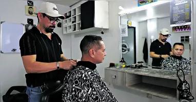 Barbearia dos sócios Luiz Antônio e Erivaldo Marques já pensam em contratar mais um profissional.
