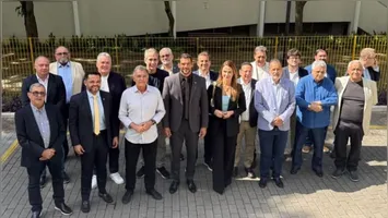 Novo presidente da CBF ao lado dos presidentes de federações de futebol