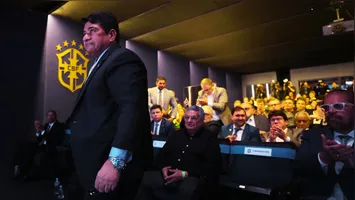 Presidente da CBF Ednaldo Rodrigues ao lado dos presidentes de federações