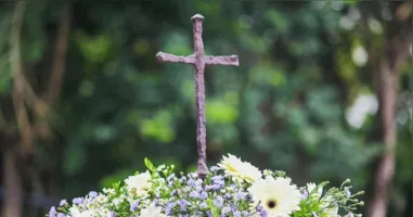 Cruz da primeira missa celebrada no Brasil durante passagem pelo interior de São Paulo.