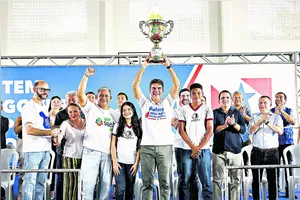 O governador Helder fez a entrega da nova unidade escolar
