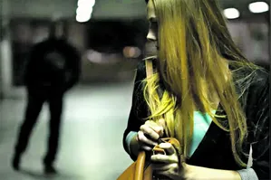 Mulheres costumam sofrer mais esse tipo de crime, explica a advogada Gabrielle Maués