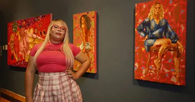 Artista premiada, Rafael Matheus Moreira retrata corpos trans femininos em exposição.
