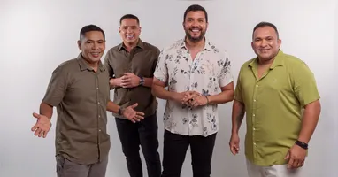 Grupo Nosso Tom é gigante dentro do estado, tendo surgido em 1999 em Belém do Pará, no coração da Amazônia, onde se estabeleceu como sucesso absoluto, atingindo as principais rádios, eventos e casas noturnas da região.
