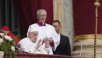 Diferente dos outros papas, Francisco pediu para ser sepultado em um caixão simples de madeira.