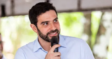 Prefeito Igor Normando anuncia a antecipação da primeira parcela do 13º salário dos servidores municipais.