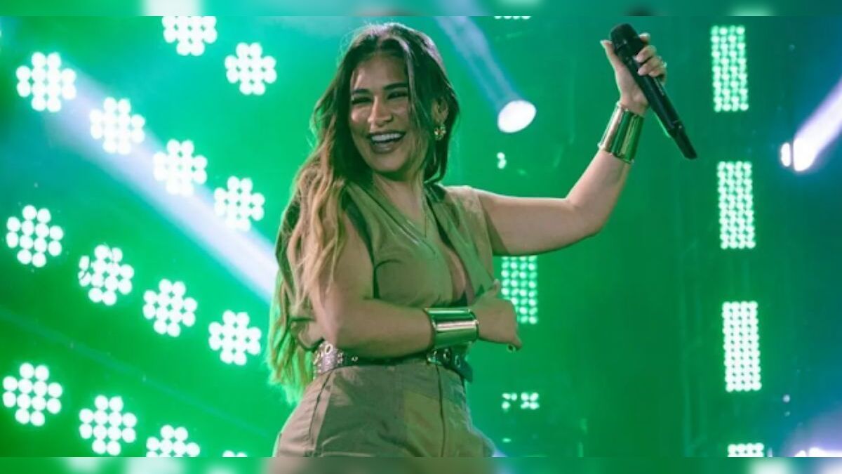 Sincerona! Simone Mendes chama de "feio" vestido dado por fã