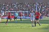 Árbitro marcou falta e anulou o segundo gol do Leão.
