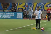 Técnico Luizinho Lopes tenta encontrar soluções para melhorar desempenho do Paysandu
