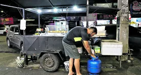 Como compra em grande quantidade, Hilton Marcelo, dono de duas vendas de coxinhas, ainda consegue um desconto na compra do gás de cozinha