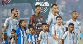 Elenco do Paysandu focado na decisão
