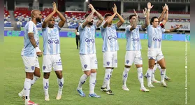 Jogadores do Paysandu agradecem apoio da torcida diante do Goiás