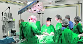 Cirurgia oncológica empregou técnicas pioneiras no hospital.
