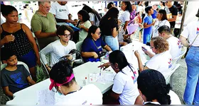 Mutirão faz parte do programa que percorre os bairros oferecendo atendimentos gratuitos