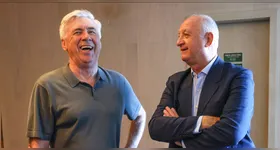 Ancelotti sempre mostrou bom humor e gosta de "bailar" com os brasileiros nas conquistas