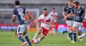 Leão não teve pontaria no Rei Pelé e conheceu a primeira derrota na Série B