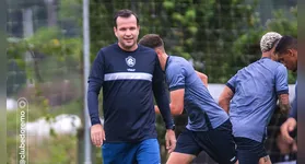 Treinador azulino vem agradando a torcida