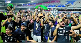 Azulinos fizeram prevalecer a boa fase na temporada e levaram a ‘Orelhuda’ pro Baenão