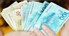 O valor máximo para retirada é de R$ 6.220,00 por conta vinculada, limitado ao saldo disponível na conta.