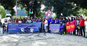 A caminhada dos trabalhadores iniciou na Praça do Operário e seguiu até a Doca de Souza Franco