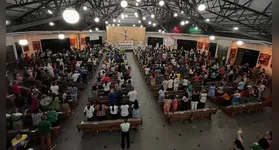Na noite do dia 1º de maio, o Santuário ficou repleto de devotos da Mãe de Fátima.