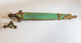 Espada antiga encontrada em túmulo