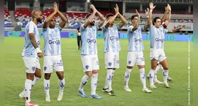 Pra erguer as mãos aos céus e agradecer
