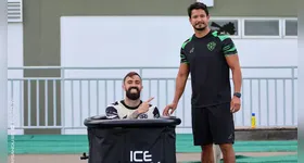 Matheus Vargas ao lado de Renan Lima, preparador físico do Paysandu