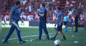 Técnico Daniel Paulista do Remo (centro)
