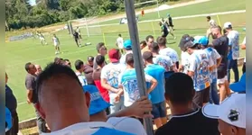 Irritados com a dramática situação do Paysandu na Série B, 30 torcedores de uma organizada do Papão fizeram uma visita surpresa ao CT