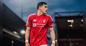 O Palmeiras está tentando a contratação do atacante paraguaio Ramón Sosa, do Nottingham Forest.