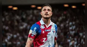 emo monitora a situação do meio Lucas Crispim, de 30 anos. Jogador, que trabalhou com Sérgio Papelin no Fortaleza, é um desejo antigo do clube e fechou a temporada sendo campeão com o Buriram United, da Tailândia