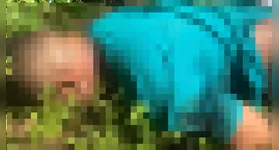 O jovem apresentava diversas perfurações de arma de fogo.